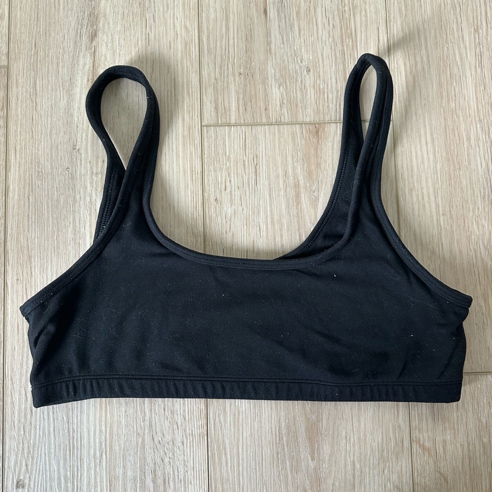 Aritzia TNA action bralette